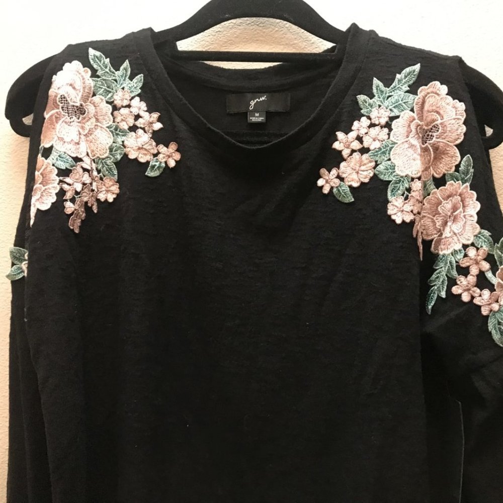 women embroidered sweater